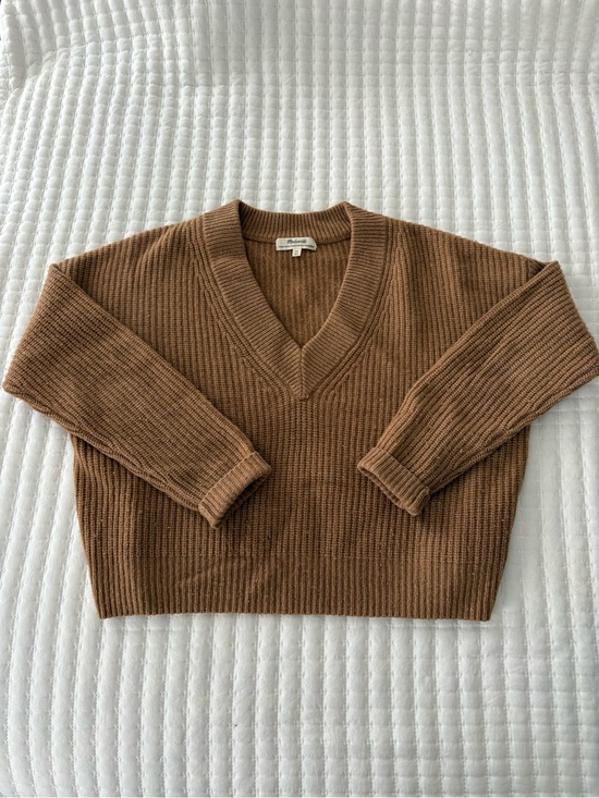 Madewell Sweaters - Madewell Ribbed V‑Neck Sweater in Warm Camel
